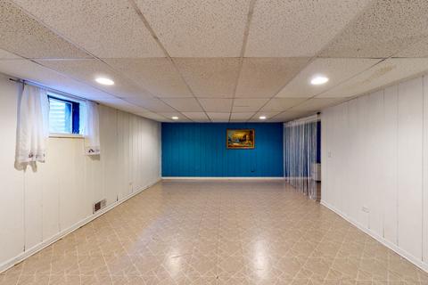 8850 Dee Rd, Des Plaines, IL 60016 photo 9