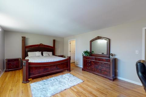 8850 Dee Rd, Des Plaines, IL 60016 photo 4