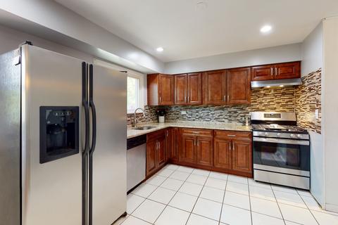 8850 Dee Rd, Des Plaines, IL 60016 photo 16