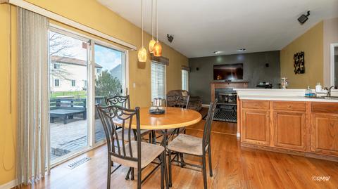228 Norwich Dr, Bartlett, IL 60103 photo 8