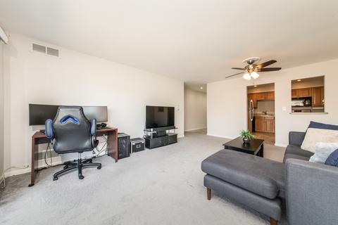 5400 Carriageway Dr #304, Rolling Meadows, IL 60008 photo 4