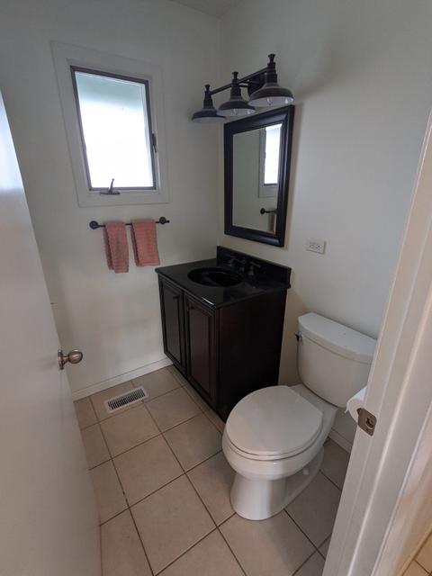 424 Castle Rd, Mchenry, IL 60050 photo 5
