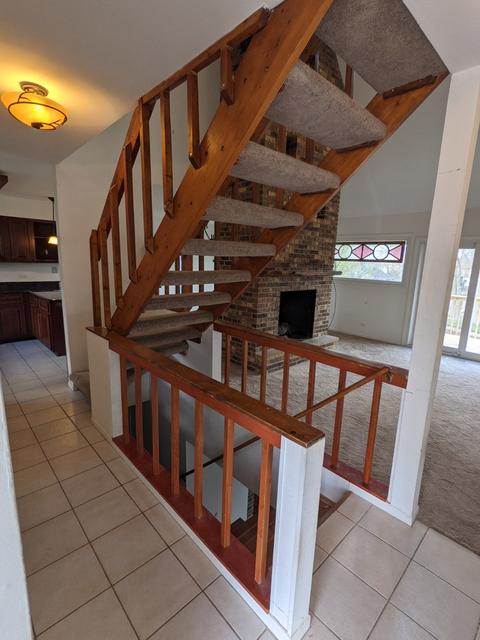 424 Castle Rd, Mchenry, IL 60050 photo 2