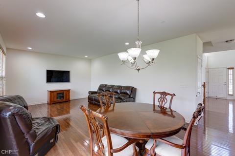 2100 Edgartown Ln, Hoffman Estates, IL 60192 photo 11