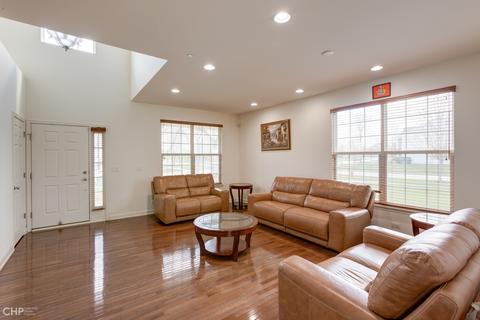 2100 Edgartown Ln, Hoffman Estates, IL 60192 photo 6