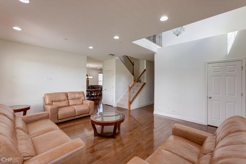 2100 Edgartown Ln, Hoffman Estates, IL 60192 photo 4