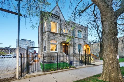 422 E 49th St, Chicago, IL 60615 photo 2