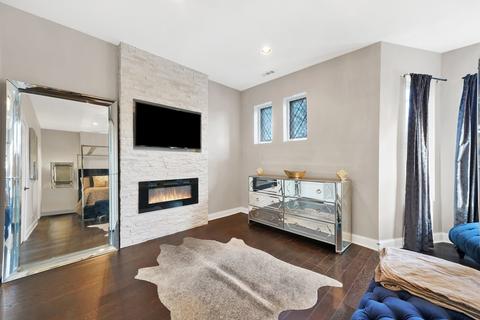 422 E 49th St, Chicago, IL 60615 photo 16
