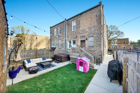 422 E 49th St, Chicago, IL 60615 photo 3