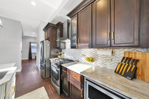 422 E 49th St, Chicago, IL 60615 photo 8