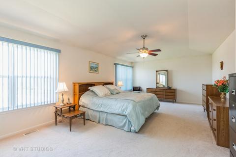 340 Tracy Ln, Elgin, IL 60124 photo 18
