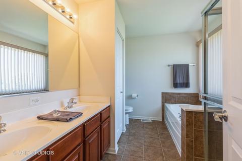 340 Tracy Ln, Elgin, IL 60124 photo 20