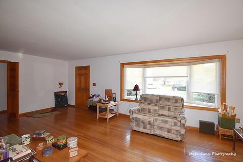 2210 Lowry St, Aurora, IL 60506 photo 2