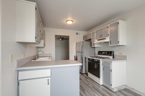 1132 Hawthorne Ct #D2, Wheeling, IL 60090 photo 6