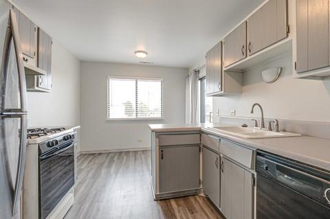 1132 Hawthorne Ct #D2, Wheeling, IL 60090 photo 5