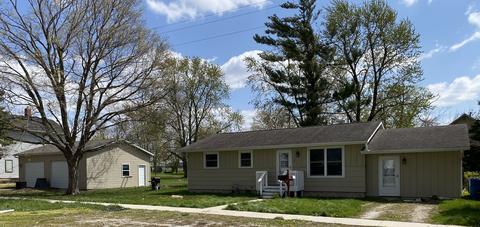 127 Clark St, Chenoa, IL 61726 photo 1