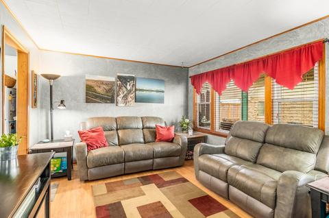 7030 Garden Ln, Bridgeview, IL 60455 photo 5