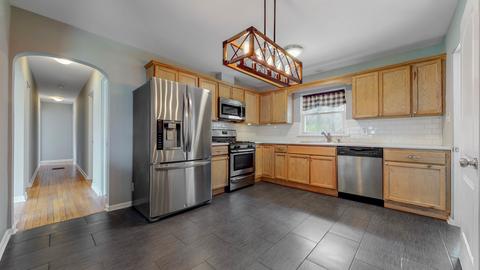 3916 Maple Ave, Mchenry, IL 60050 photo 5