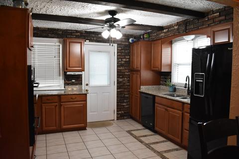 15043 Ridgeway Ave, Midlothian, IL 60445 photo 3