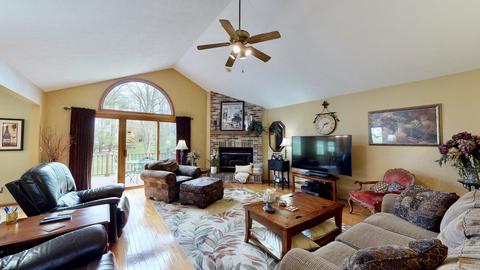 3276 Hoffman Ct, Cherry Valley, IL 61016 photo 4