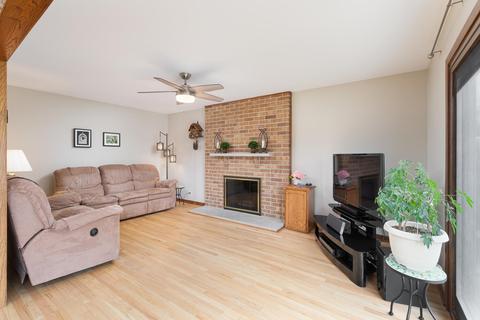 734 Eastchester Rd, Wheeling, IL 60090 photo 5