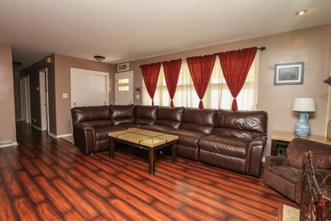 204 Gregory St, Normal, IL 61761 photo 4