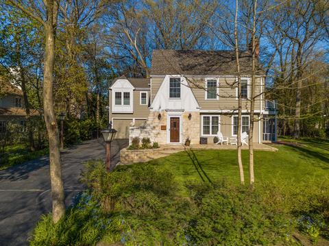 627 Hunter Rd, Glenview, IL 60025 photo 1