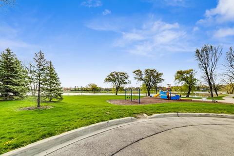 1925 Oakdale Rd, Hoffman Estates, IL 60169 photo 4