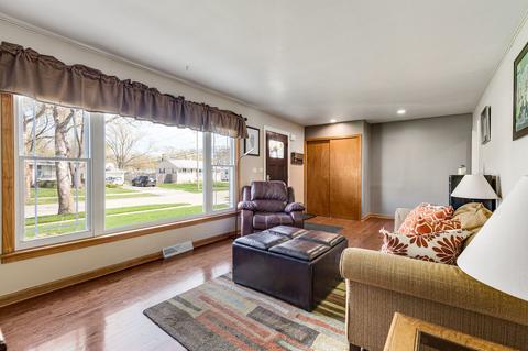 3801 Jay Ln, Rolling Meadows, IL 60008 photo 5