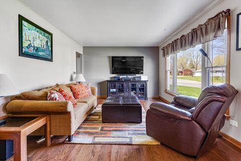 3801 Jay Ln, Rolling Meadows, IL 60008 photo 4