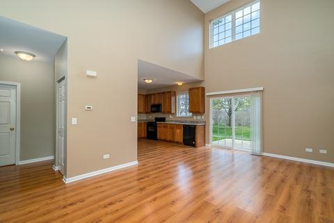 1136 Clover Dr, Minooka, IL 60447 photo 2