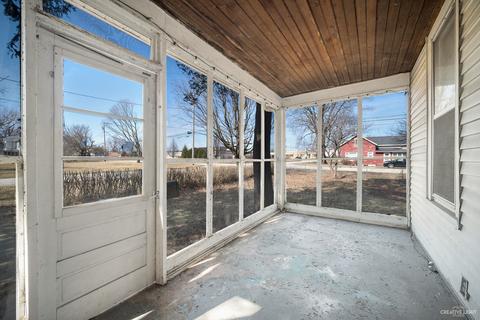 305 S Will St, Plano, IL 60545 photo 4