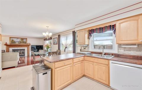 815 Waverly Dr, Elgin, IL 60120 photo 25