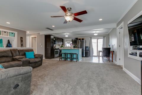 2411 Bittersweet Ave, Holiday Hills, IL 60051 photo 9