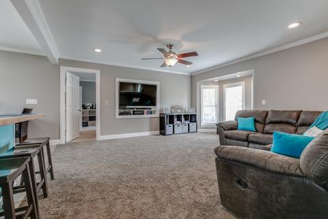 2411 Bittersweet Ave, Holiday Hills, IL 60051 photo 5