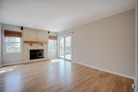 3919 Whispering Trails Dr, Hoffman Estates, IL 60192 photo 2