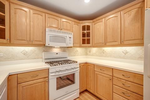 3919 Whispering Trails Dr, Hoffman Estates, IL 60192 photo 3
