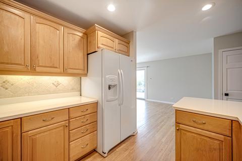 3919 Whispering Trails Dr, Hoffman Estates, IL 60192 photo 5