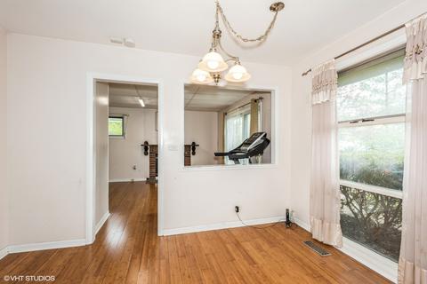 404 Bridle Ln, Wheaton, IL 60187 photo 8