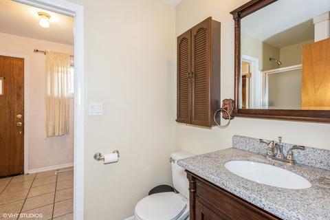 404 Bridle Ln, Wheaton, IL 60187 photo 9