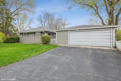 404 Bridle Ln, Wheaton, IL 60187 photo 2