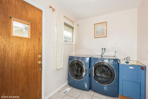 404 Bridle Ln, Wheaton, IL 60187 photo 14