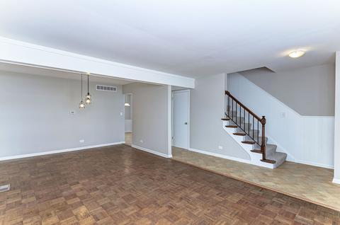 2215 Clifton Pl, Hoffman Estates, IL 60169 photo 4