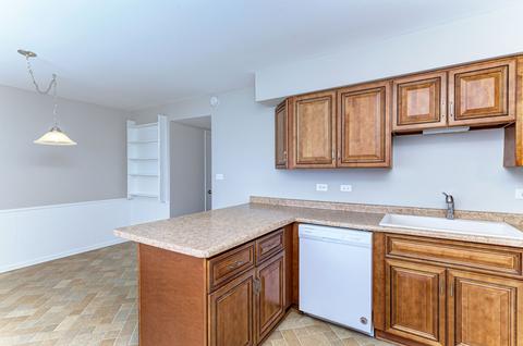 2215 Clifton Pl, Hoffman Estates, IL 60169 photo 11