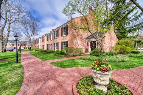 809 Westerfield Dr, Wilmette, IL 60091 photo 2
