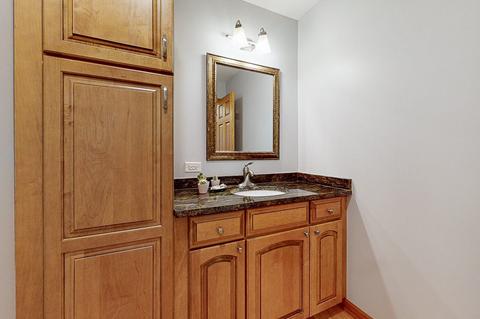 3820 Bordeaux Dr, Hoffman Estates, IL 60192 photo 14