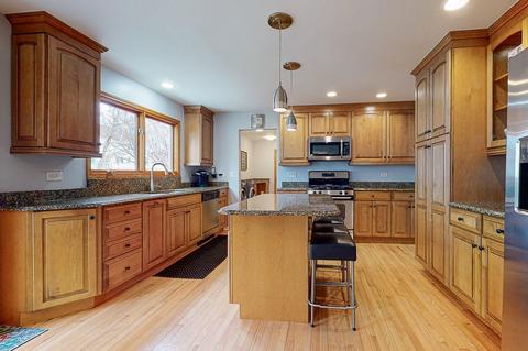 3820 Bordeaux Dr, Hoffman Estates, IL 60192 photo 5