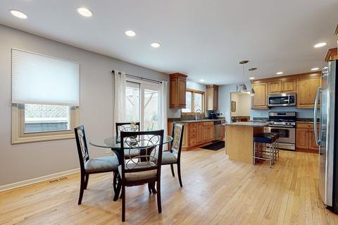 3820 Bordeaux Dr, Hoffman Estates, IL 60192 photo 4