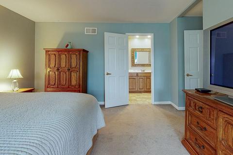 3820 Bordeaux Dr, Hoffman Estates, IL 60192 photo 16