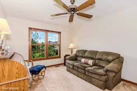 650 Red Maple Ln, Roselle, IL 60172 photo 12